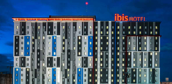 ibisbangkokimpact-ourhotel-exteriornight-2-2